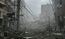 المواجهة البحرية تشتد والجزر مسرحها